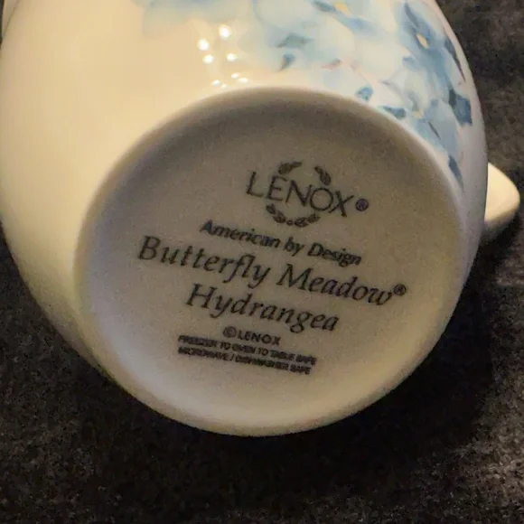 LENOX Butterfly Meadow Hydrangea Coffee Tea Cup with Scalloped Rim - Picture 5 of 6